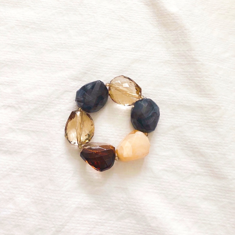 Multi Faceted Faux Gemstone Statement Chunky Stretch Bracelet Cream Grey